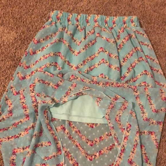 High-low Skirt - Picture 2 of 3